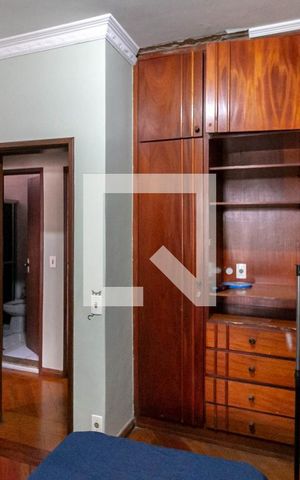 Casa à venda com 600m², 5 quartos e 4 vagas Casa à venda com 600m², 5 quartos e 4 vagasQuarto 2