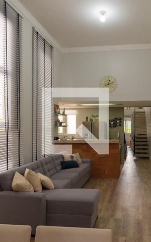 Casa à venda com 160m², 3 quartos e 1 vaga Casa à venda com 160m², 3 quartos e 1 vagaSala