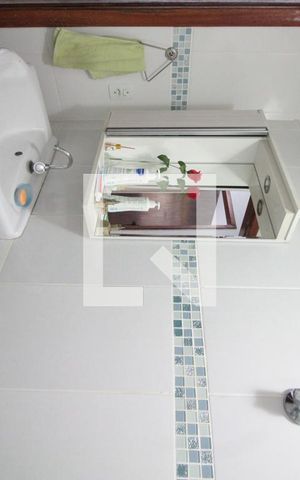 Casa à venda com 238m², 4 quartos e 11 vagasBanheiro Social