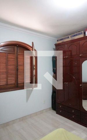 Casa à venda com 238m², 4 quartos e 11 vagasSuite