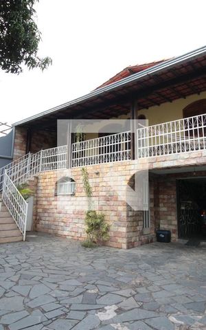 Casa à venda com 238m², 4 quartos e 11 vagasQuintal