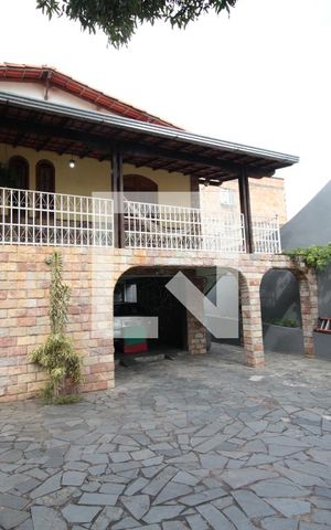 Casa à venda com 238m², 4 quartos e 11 vagasQuintal