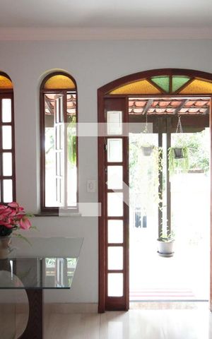 Casa à venda com 238m², 4 quartos e 11 vagasSala