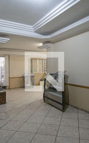 Casa à venda com 400m², 8 quartos e sem vaga Casa à venda com 400m², 8 quartos e sem vagaSala