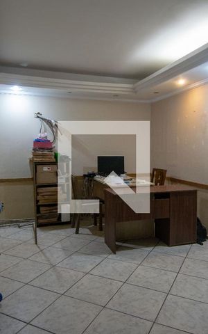 Casa à venda com 400m², 8 quartos e sem vaga Casa à venda com 400m², 8 quartos e sem vagaSala