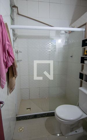 Casa à venda com 400m², 8 quartos e sem vaga Casa à venda com 400m², 8 quartos e sem vagaBanheiro