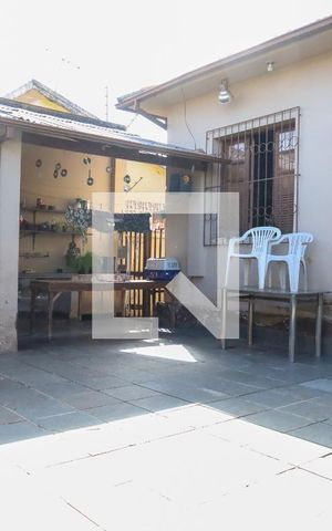 Casa à venda com 300m², 4 quartos e 2 vagas Casa à venda com 300m², 4 quartos e 2 vagasQuintal
