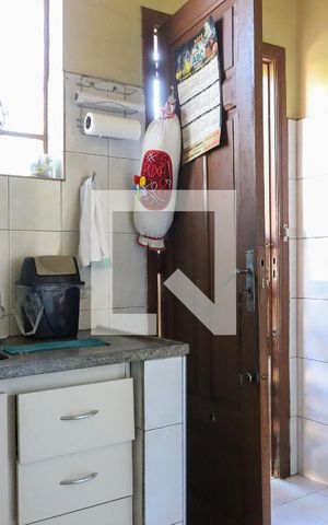 Casa à venda com 300m², 4 quartos e 2 vagas Casa à venda com 300m², 4 quartos e 2 vagasCozinha