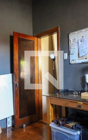 Casa à venda com 300m², 4 quartos e 2 vagas Casa à venda com 300m², 4 quartos e 2 vagasQuarto 1