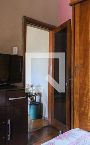 Casa à venda com 300m², 4 quartos e 2 vagas Casa à venda com 300m², 4 quartos e 2 vagasQuarto 3