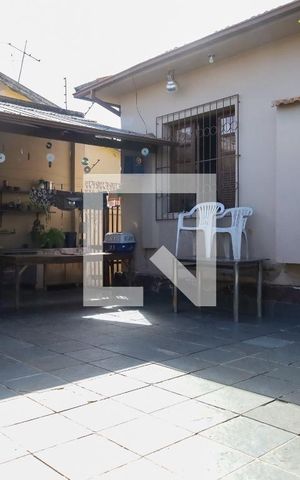 Casa à venda com 300m², 4 quartos e 2 vagas Casa à venda com 300m², 4 quartos e 2 vagasQuintal