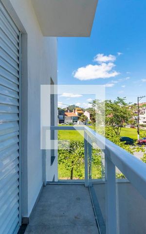Casa de condomínio à venda com 200m², 4 quartos e 3 vagas Casa de condomínio à venda com 200m², 4 quartos e 3 vagasVaranda do Quarto 4