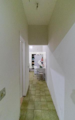 Casa à venda com 160m², 4 quartos e sem vaga Casa à venda com 160m², 4 quartos e sem vagaCorredor