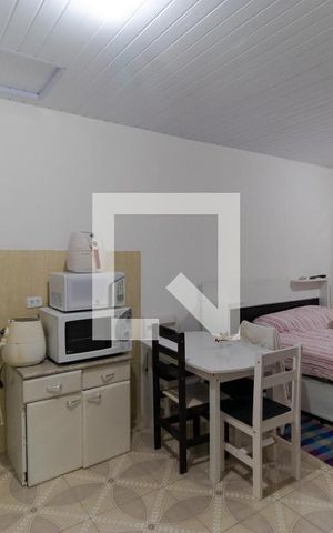 Casa à venda com 160m², 4 quartos e sem vaga Casa à venda com 160m², 4 quartos e sem vagaKitnet (Edícula)