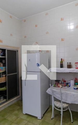 Casa à venda com 160m², 4 quartos e sem vaga Casa à venda com 160m², 4 quartos e sem vagaCozinha