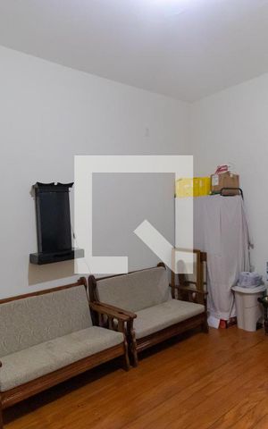 Casa à venda com 160m², 4 quartos e sem vaga Casa à venda com 160m², 4 quartos e sem vagaSalas