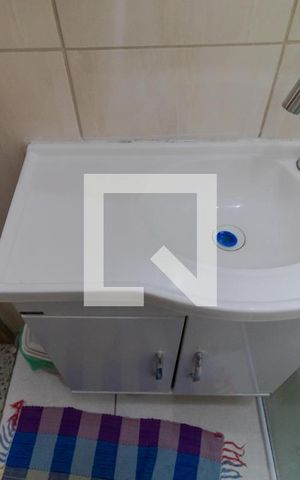 Casa à venda com 160m², 4 quartos e sem vaga Casa à venda com 160m², 4 quartos e sem vagaBanheiro da Kitnet (Edícula)