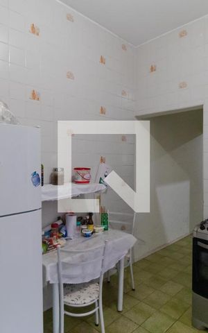 Casa à venda com 160m², 4 quartos e sem vaga Casa à venda com 160m², 4 quartos e sem vagaCozinha