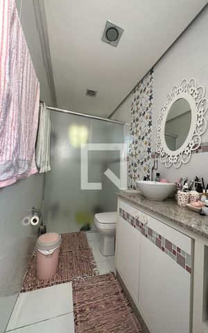 Casa à venda com 140m², 3 quartos e 2 vagasBanheiro da Suíte