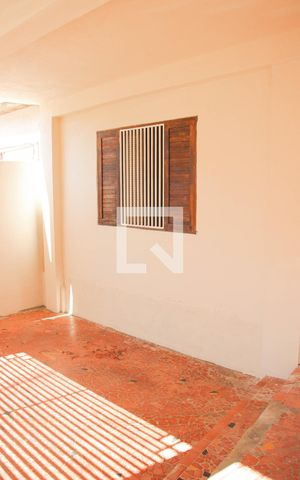 Casa à venda com 200m², 2 quartos e 2 vagasGaragem