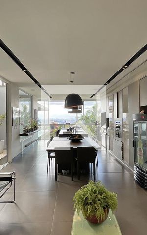 Casa à venda com 600m², 4 quartos e 4 vagas Casa à venda com 600m², 4 quartos e 4 vagasEspaço Gourmet