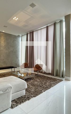 Casa à venda com 600m², 4 quartos e 4 vagas Casa à venda com 600m², 4 quartos e 4 vagasSala de estar