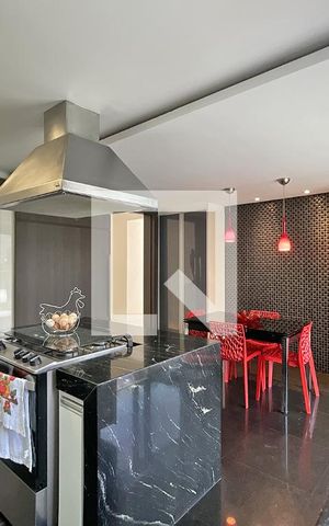 Casa à venda com 600m², 4 quartos e 4 vagas Casa à venda com 600m², 4 quartos e 4 vagasCozinha