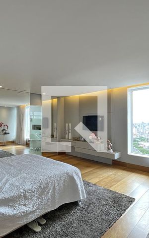 Casa à venda com 600m², 4 quartos e 4 vagas Casa à venda com 600m², 4 quartos e 4 vagasSuíte Master