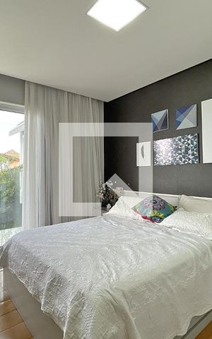 Casa à venda com 600m², 4 quartos e 4 vagas Casa à venda com 600m², 4 quartos e 4 vagasSuíte 3