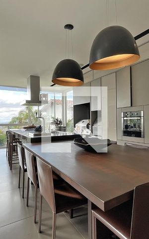 Casa à venda com 600m², 4 quartos e 4 vagas Casa à venda com 600m², 4 quartos e 4 vagasEspaço Gourmet
