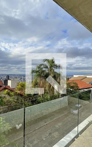 Casa à venda com 600m², 4 quartos e 4 vagas Casa à venda com 600m², 4 quartos e 4 vagasVaranda da Suíte 2