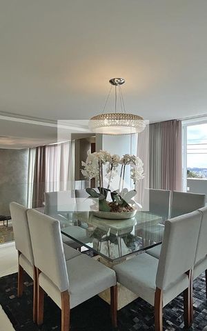 Casa à venda com 600m², 4 quartos e 4 vagas Casa à venda com 600m², 4 quartos e 4 vagasSala de Jantar