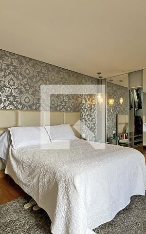 Casa à venda com 600m², 4 quartos e 4 vagas Casa à venda com 600m², 4 quartos e 4 vagasSuíte Master