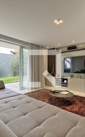 Casa à venda com 600m², 4 quartos e 4 vagas Casa à venda com 600m², 4 quartos e 4 vagasSala - Home Theater