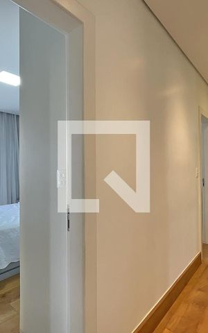 Casa à venda com 600m², 4 quartos e 4 vagas Casa à venda com 600m², 4 quartos e 4 vagasCorredor