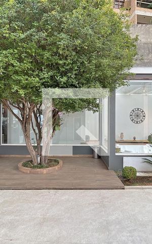 Casa à venda com 600m², 4 quartos e 4 vagas Casa à venda com 600m², 4 quartos e 4 vagasÁrea de Lazer - SPA e Jardim