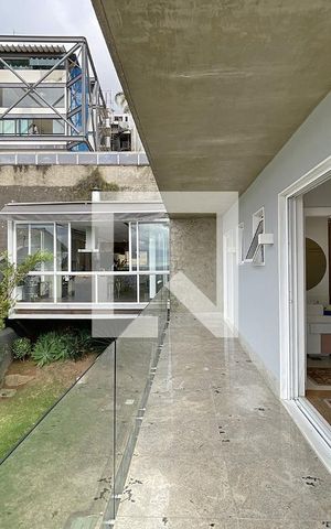 Casa à venda com 600m², 4 quartos e 4 vagas Casa à venda com 600m², 4 quartos e 4 vagasJardim