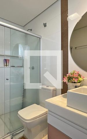 Casa à venda com 600m², 4 quartos e 4 vagas Casa à venda com 600m², 4 quartos e 4 vagasBanheiro da Suíte 3
