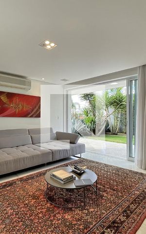 Casa à venda com 600m², 4 quartos e 4 vagas Casa à venda com 600m², 4 quartos e 4 vagasSala - Home Theater