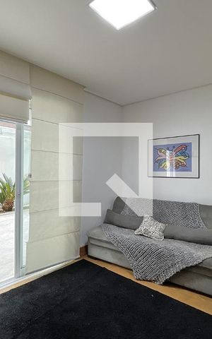Casa à venda com 600m², 4 quartos e 4 vagas Casa à venda com 600m², 4 quartos e 4 vagasQuarto 4