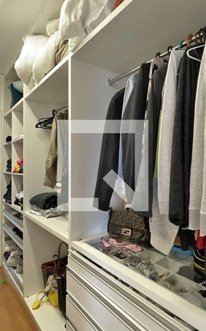 Casa à venda com 600m², 4 quartos e 4 vagas Casa à venda com 600m², 4 quartos e 4 vagasCloset da Suíte 3