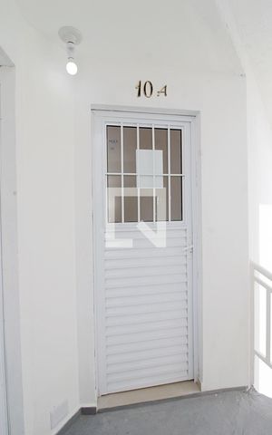 Studio para alugar com 43m², 1 quarto e sem vaga Studio para alugar com 43m², 1 quarto e sem vagaEntrada