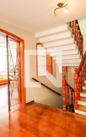 Casa para alugar com 650m², 5 quartos e 4 vagas Casa para alugar com 650m², 5 quartos e 4 vagasHall de Entrada