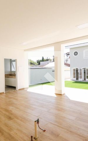 Casa para alugar com 650m², 5 quartos e 4 vagas Casa para alugar com 650m², 5 quartos e 4 vagasQuintal/Área de Lazer
