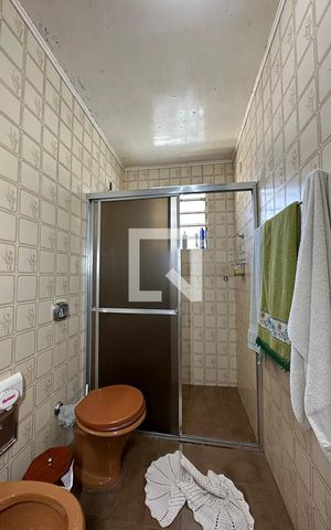 Casa à venda com 270m², 3 quartos e 2 vagasBanheiro