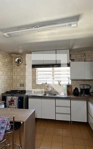 Casa à venda com 270m², 3 quartos e 2 vagasCozinha