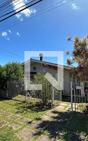 Casa à venda com 270m², 3 quartos e 2 vagasFachada