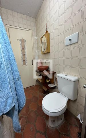 Casa à venda com 270m², 3 quartos e 2 vagasBanheiro 2