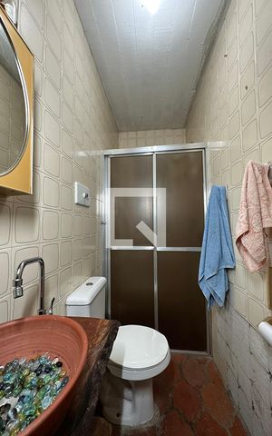 Casa à venda com 270m², 3 quartos e 2 vagasBanheiro 2