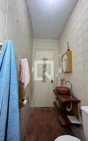Casa à venda com 270m², 3 quartos e 2 vagasBanheiro 2